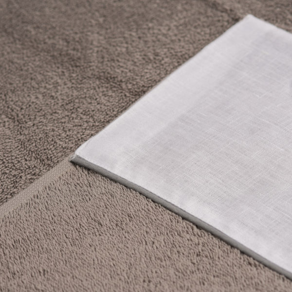 Coppia asciugamani spugna grigia e bordo lino bianco