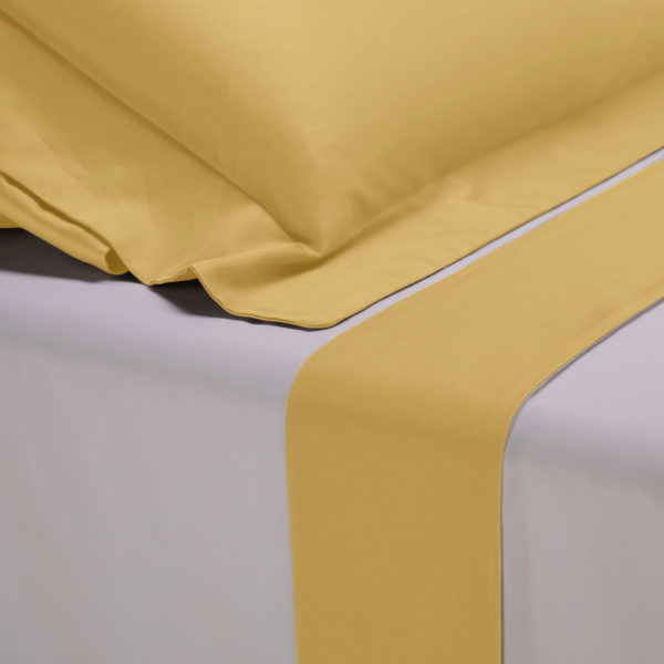 Completo lenzuola percalle colore bianco e bordo in raso di cotone giallo