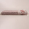 Telo doccia spugna rosa dust bordo e applicazioni macramè